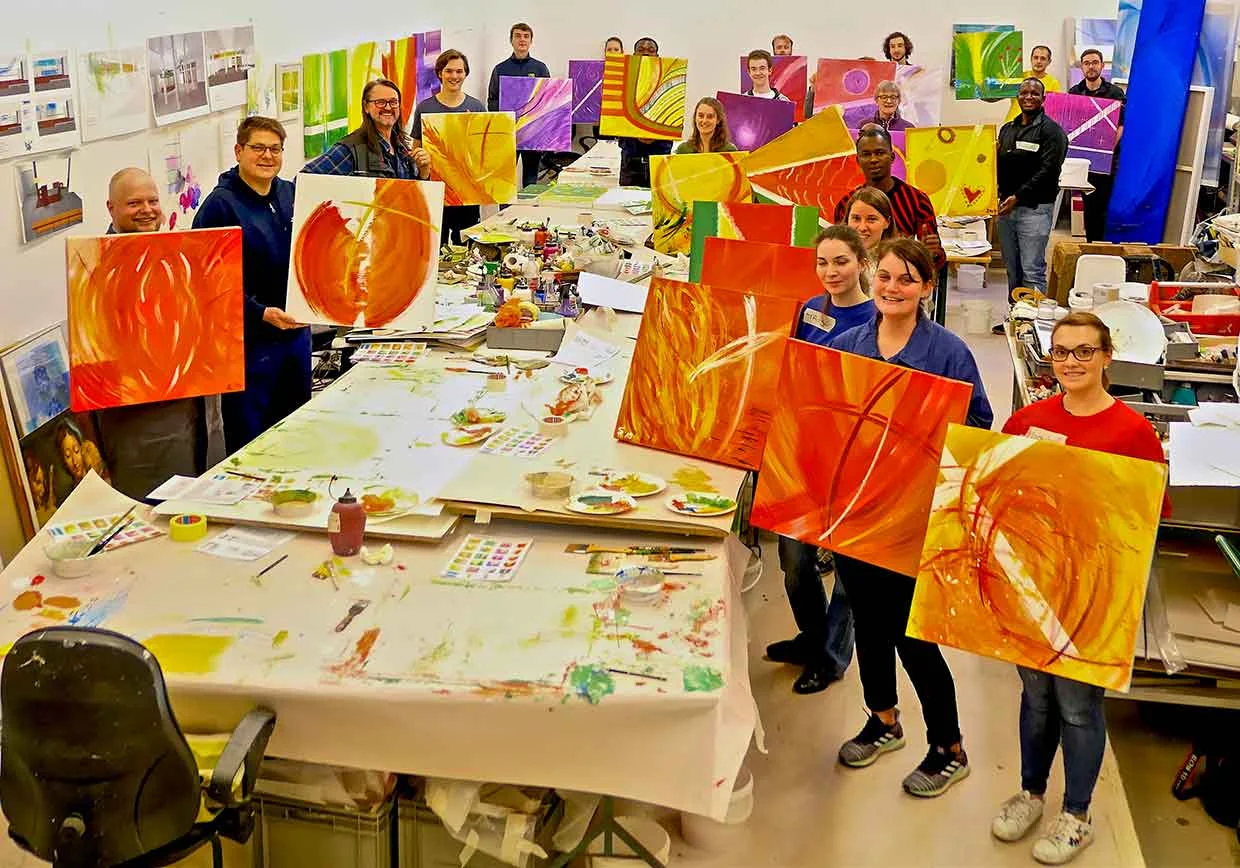 Gruppe Pastoralseminar beim Malen